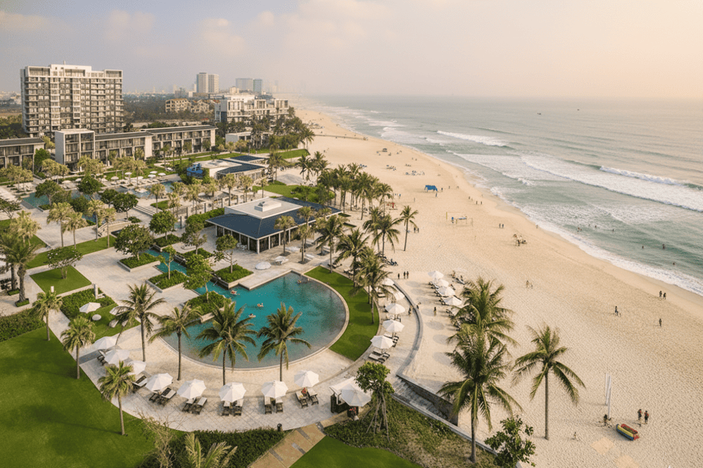 Bạn có thể sử dụng dịch vụ ở những khách sạn, resort cao cấp để được sử dụng bãi biển riêng, vắng và đẹp hơn.